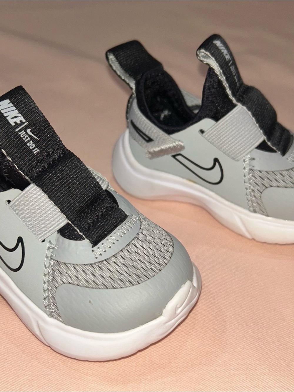 Nike Flex Kids Gray and Black 2c